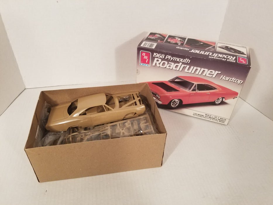 '68 Plymouth Roadrunner Hardtop 1:25 Model Kit