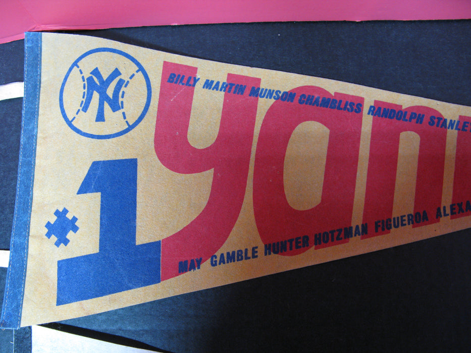 2 New York Yankees Flags