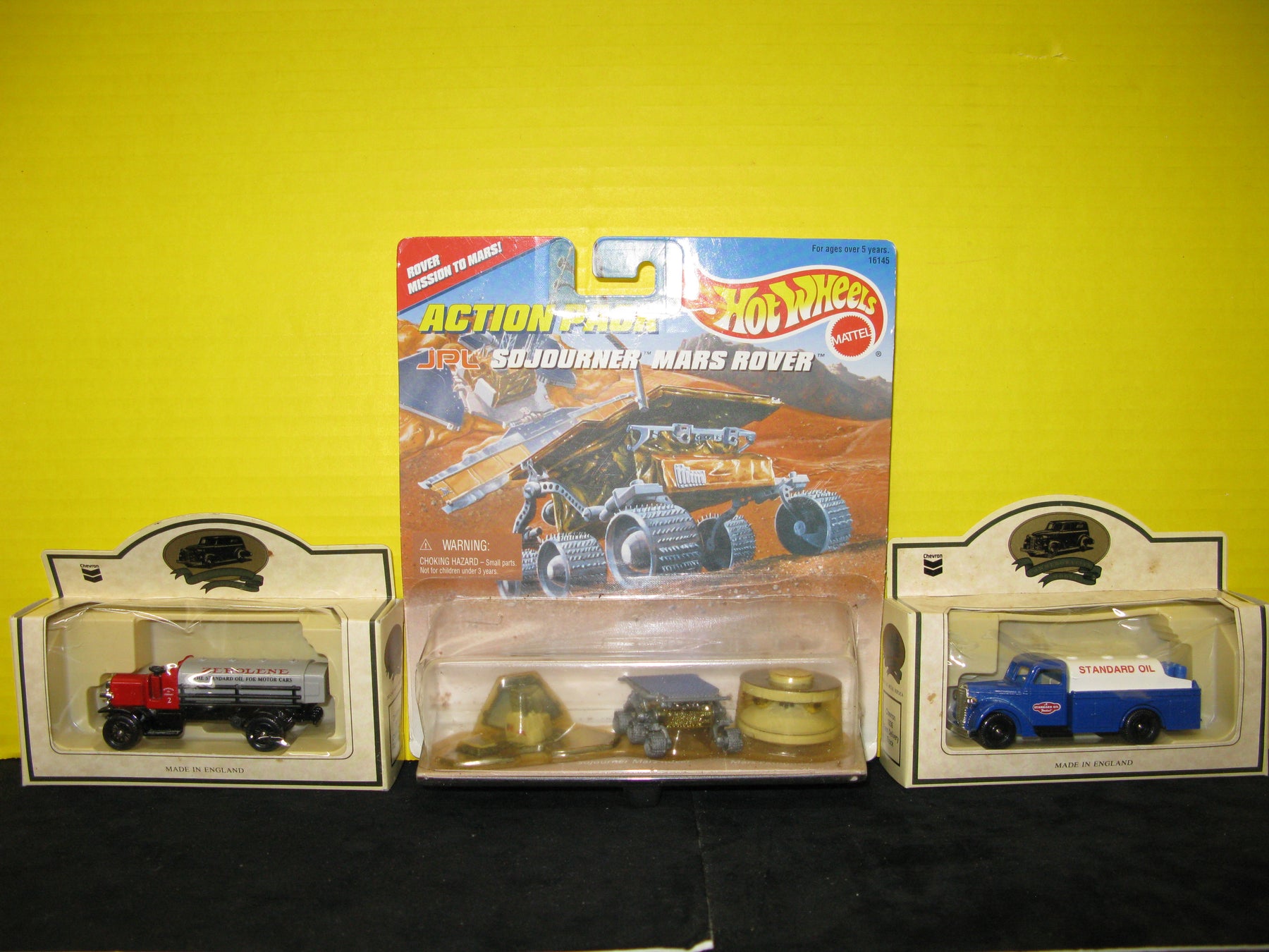 Hot Wheels Action Pack And Commemorative Model Standard Oil Trucks