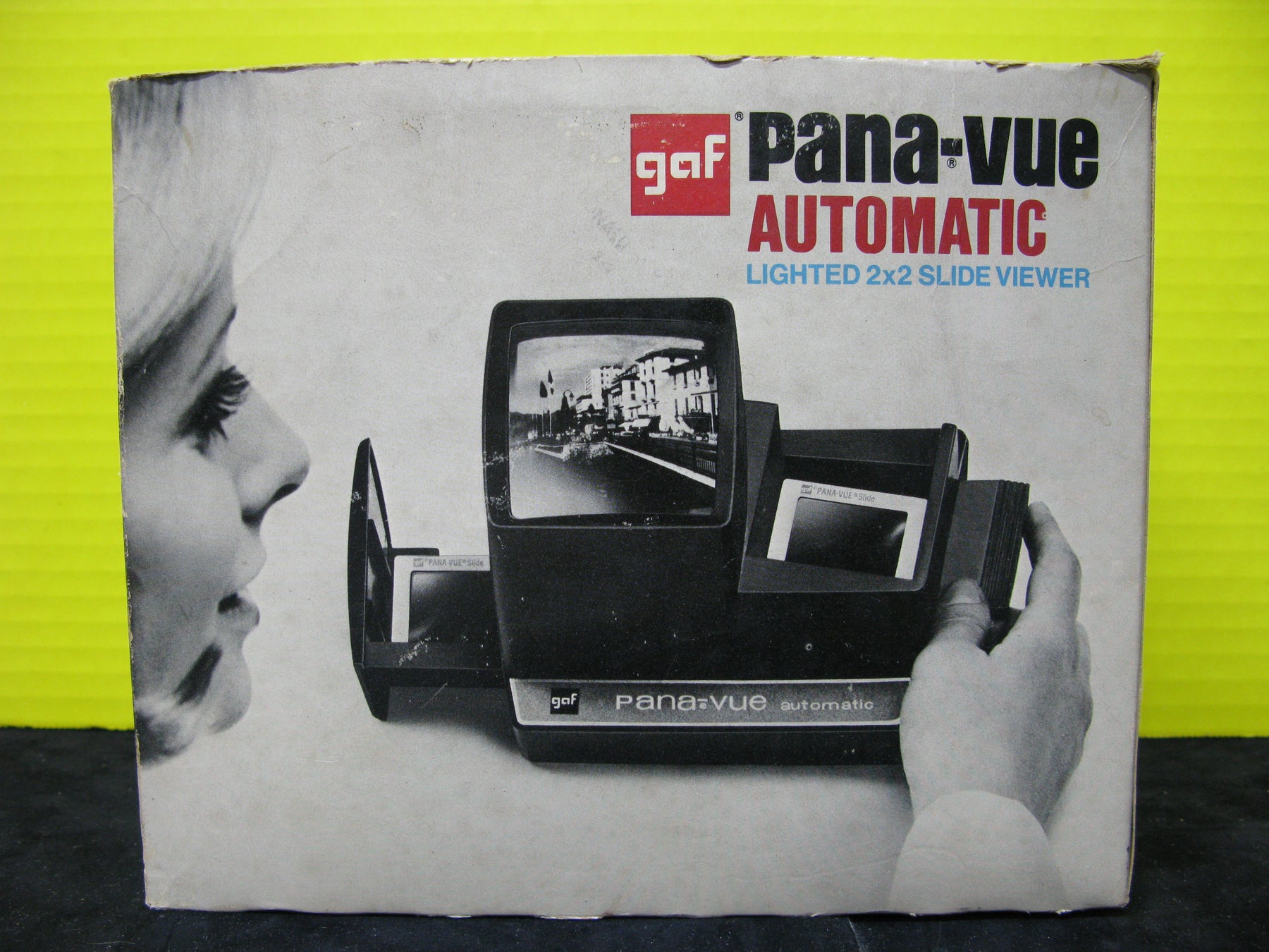 GAF Pana-vue Automatic Lighted 2x2 Slide Viewer