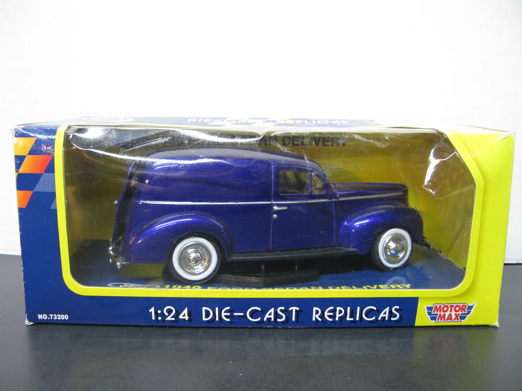 Die Cast Replicas 1/24 1940 Ford Sedan Delivery Car