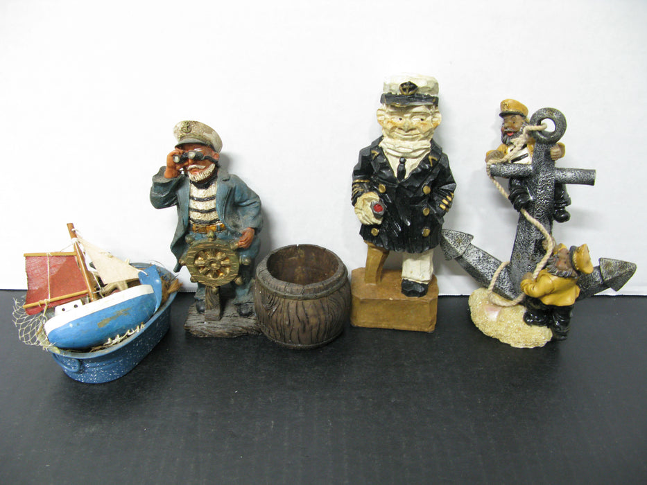17 Pirate Figurines