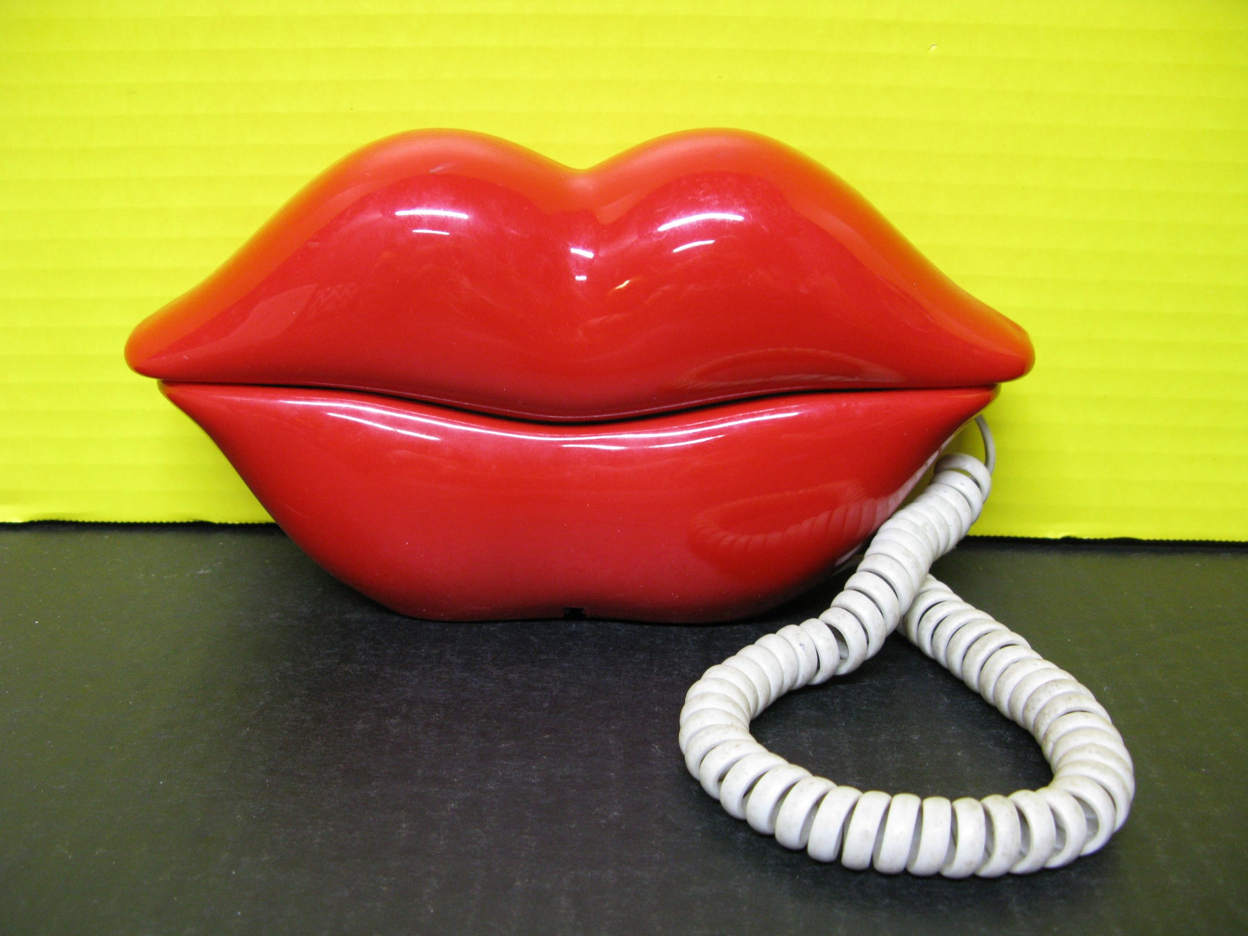 Vintage Red Lips Telephone