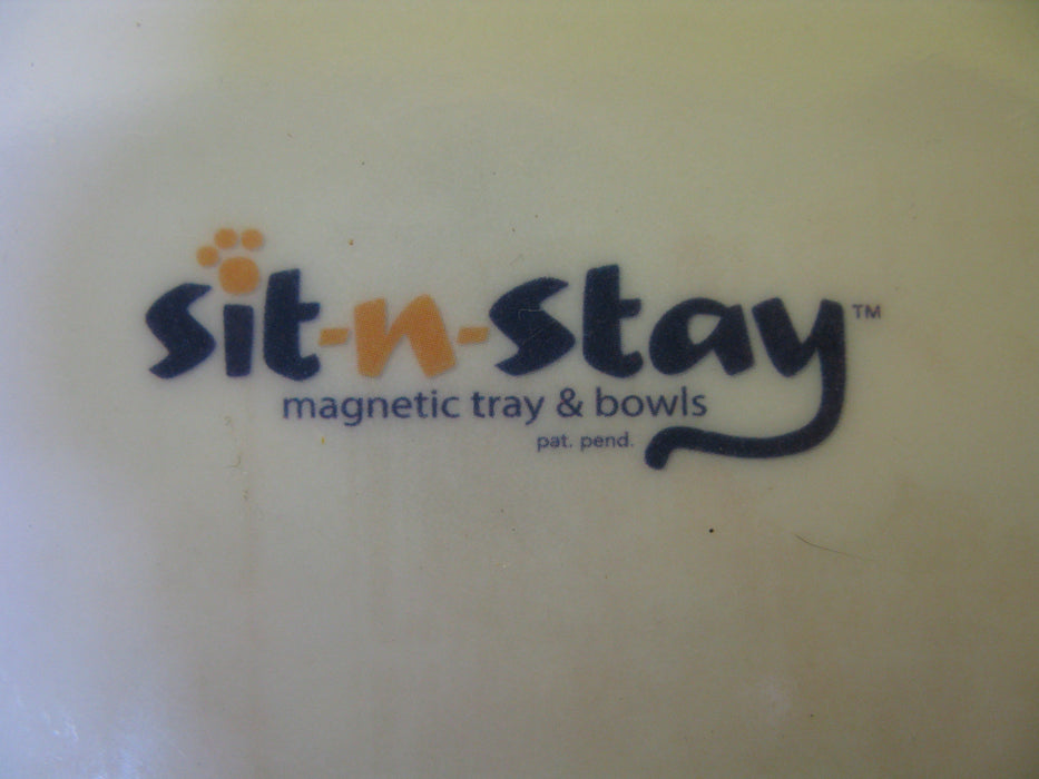 Sit-n-Stay Magnetic Tray and Bowls