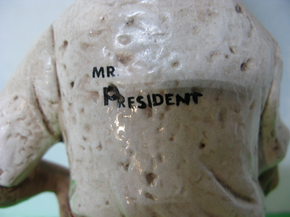 Mr.President-Bowling Statue