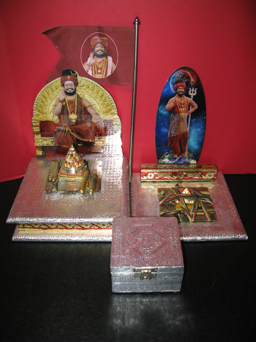 2 Mahila Displays with Treasure box
